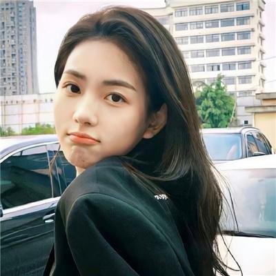 三个带面纱的女子